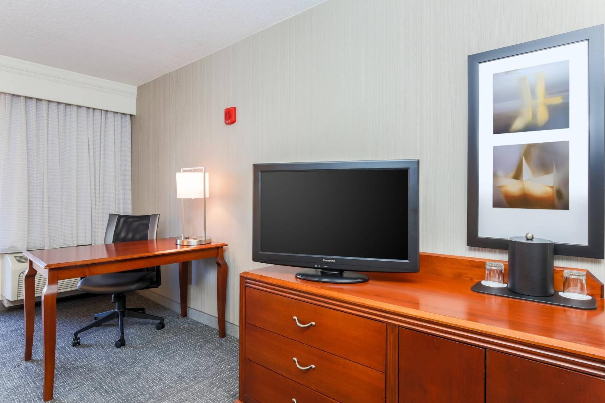 Courtyard By Marriott Roseville Galleria Mall/Creekside Ridge Drive Εξωτερικό φωτογραφία